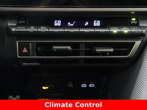 Used 2025 Toyota Camry SE image 20