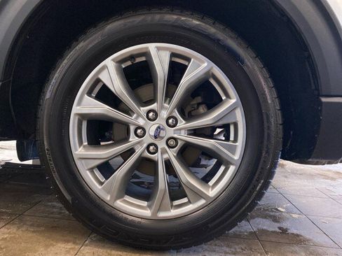 Used 2022 Ford Explorer XLT w/ Equipment Group 202A image 27