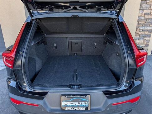 Used 2023 Volvo XC40 Recharge Ultimate image 28