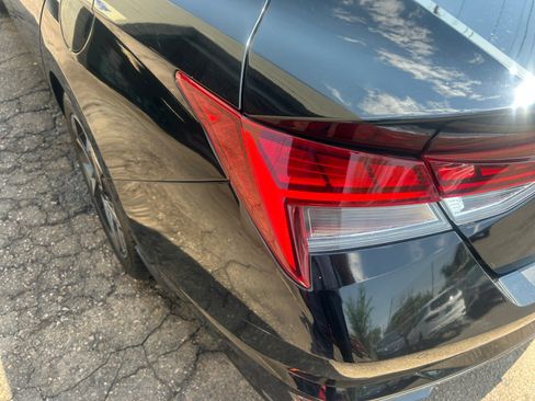 Used 2023 Hyundai Elantra Limited FWD image 27