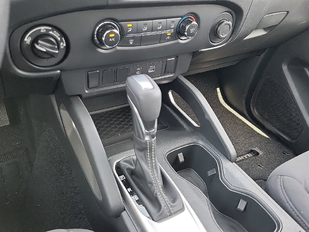 Used 2023 Nissan Frontier SV AWD/4WD image 16