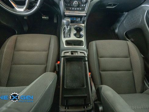 Used 2019 Jeep Grand Cherokee Laredo AWD/4WD image 30