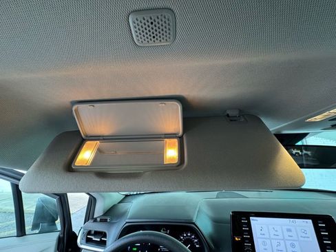 Used 2024 Toyota Sienna LE image 37