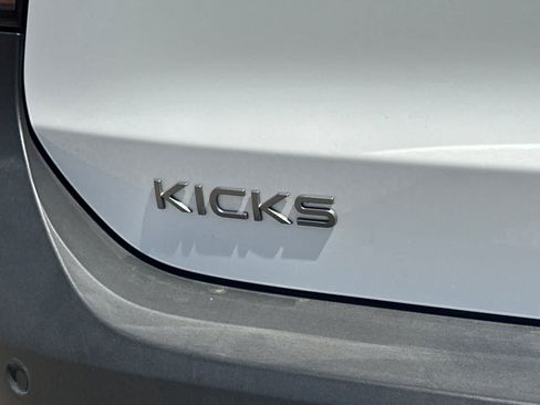 Used 2025 Nissan Kicks SV FWD image 13