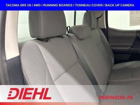 Used 2019 Toyota Tacoma SR5 AWD/4WD image 12