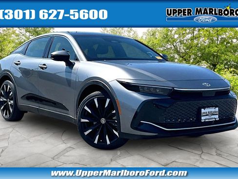 Used 2023 Toyota Crown Platinum image 1