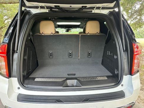 Used 2023 Chevrolet Tahoe Premier RWD image 38