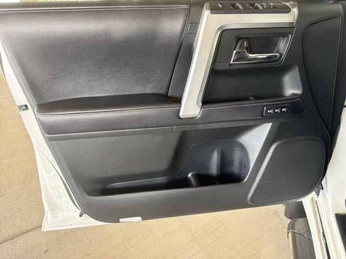 Used 2018 Toyota 4Runner Limited AWD/4WD image 8
