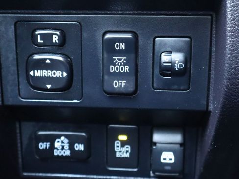 Used 2016 Toyota Tundra Limited w/ Limited Premium Package image 35