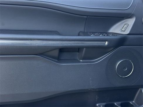 Used 2022 Ford Expedition XLT image 25