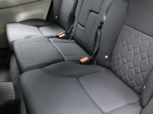 Used 2025 Volvo XC90 T8 Plus w/ Protection Package Premier AWD/4WD image 53