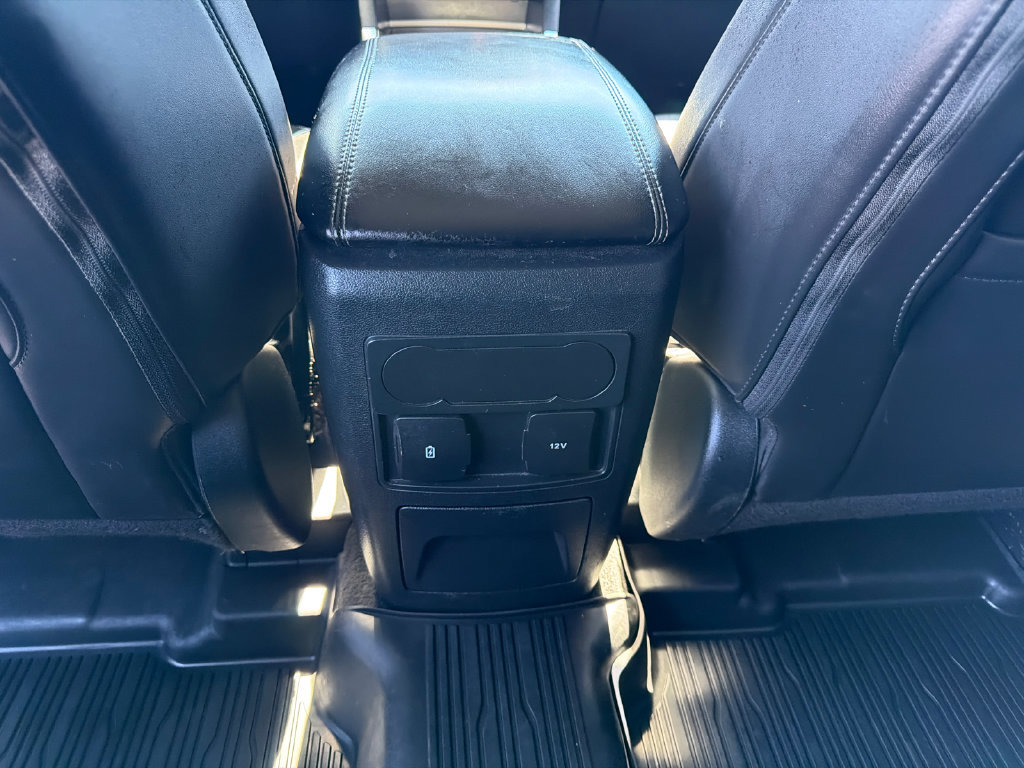 Used 2022 Ford Explorer XLT w/ Equipment Group 202A RWD image 26