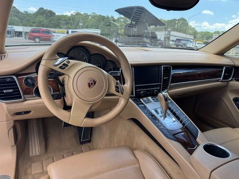 Used 2012 Porsche Panamera 4 image 10
