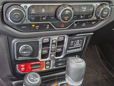 Used 2025 Jeep Wrangler Unlimited Rubicon 392 image 25