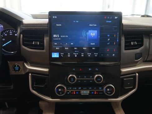Used 2022 Ford Expedition Max XLT image 15