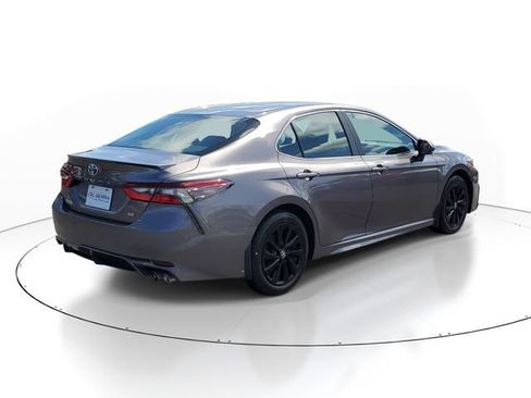 Used 2024 Toyota Camry SE image 4