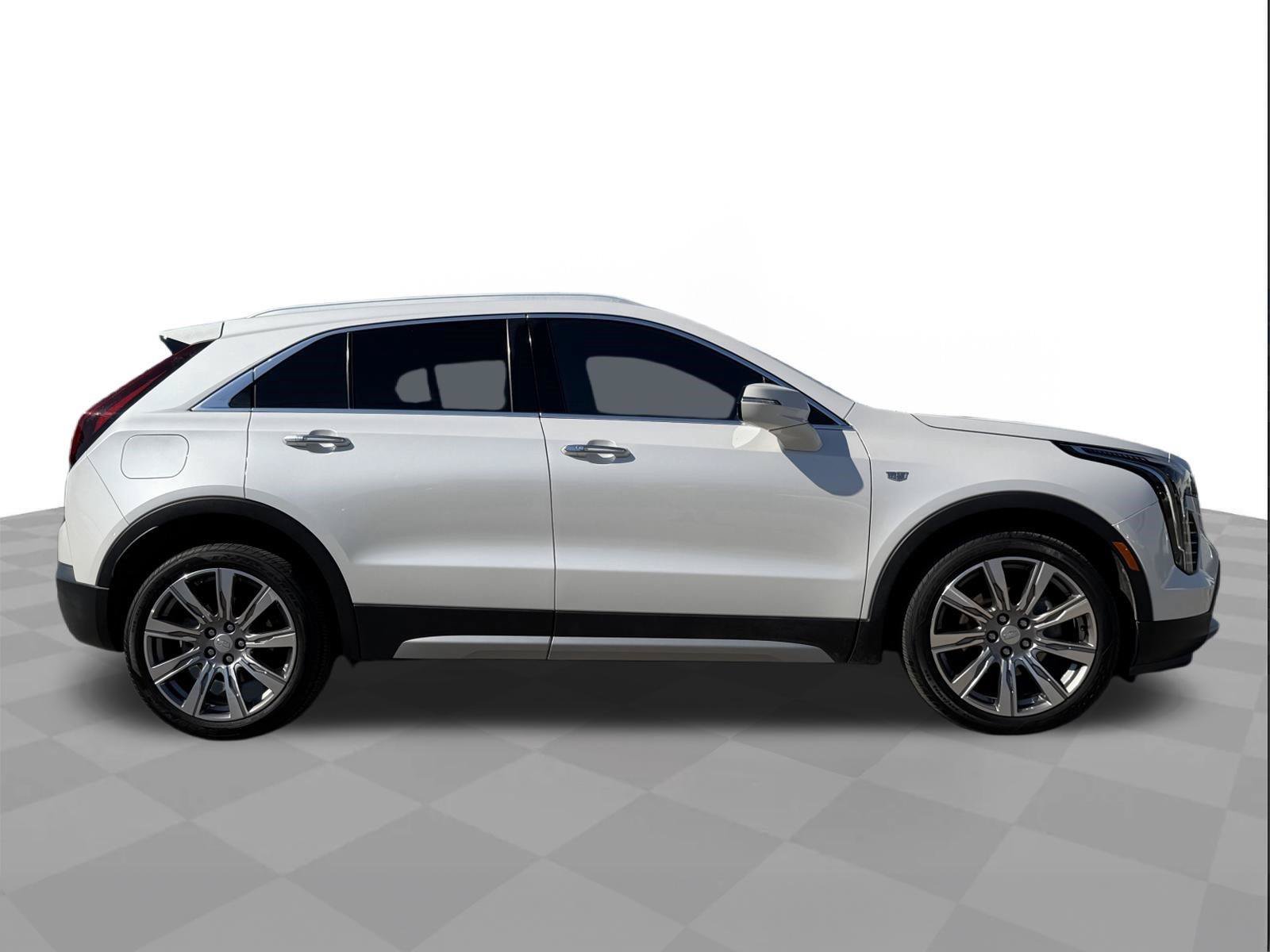 Used 2023 Cadillac XT4 Premium Luxury w/ Technology Package FWD image 6