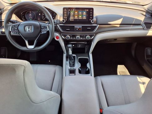 Used 2018 Honda Accord EX image 10