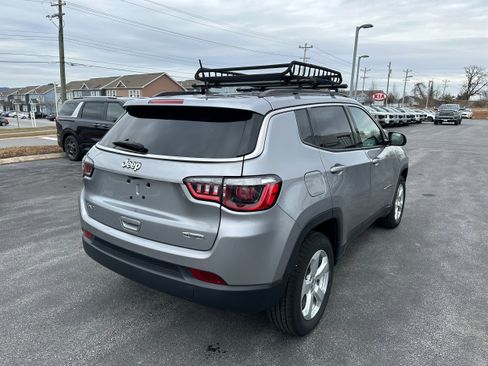 Used 2018 Jeep Compass Latitude w/ Cold Weather Group image 5