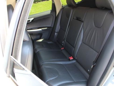 Used 2010 Volvo XC60 T6 AWD/4WD image 23
