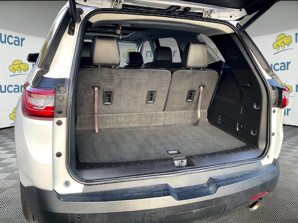Used 2019 Chevrolet Traverse LT w/ LT Premium Package AWD/4WD image 36