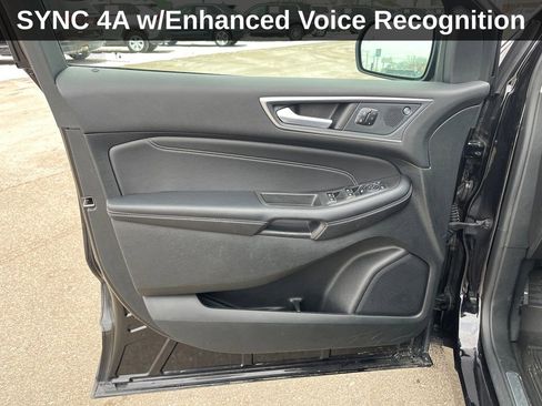Used 2024 Ford Edge Titanium image 13