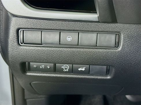 Certified 2025 Nissan Rogue SL image 20