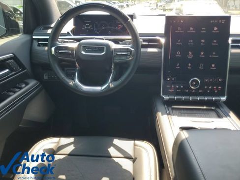 Used 2025 GMC Sierra EV Denali AWD/4WD image 16