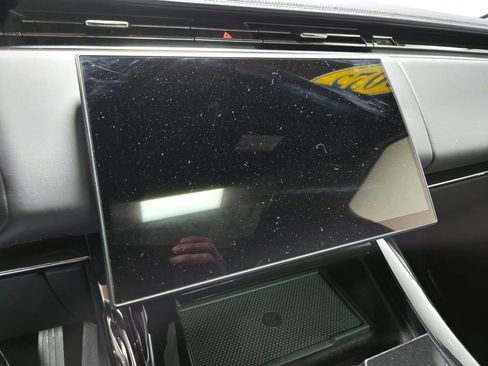 Used 2025 Land Rover Range Rover Sport SE image 21