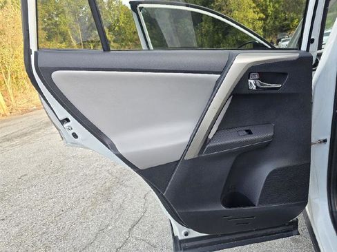 Used 2014 Toyota RAV4 Limited image 25