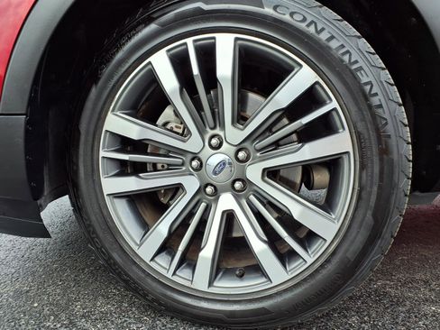 Used 2017 Ford Explorer Platinum AWD/4WD image 34