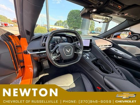 Used 2024 Chevrolet Corvette Stingray Preferred Conv w/ Z51 Performance Package RWD image 9