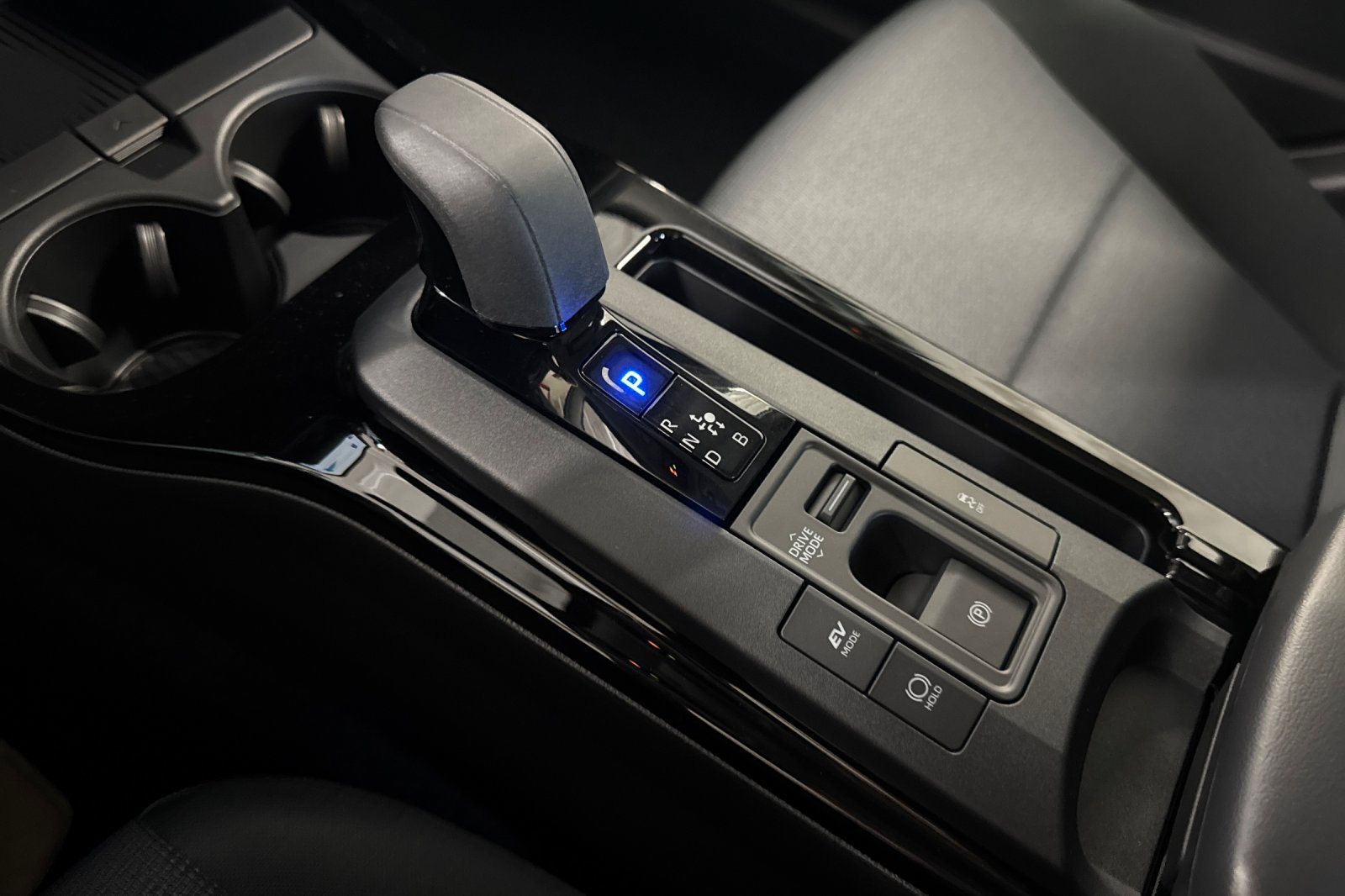 New 2027 Toyota Prius LE FWD image 25