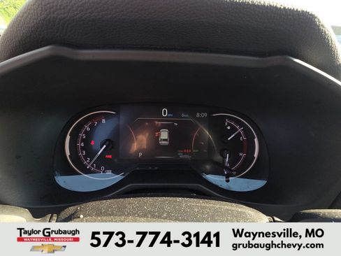 Used 2024 Toyota RAV4 XLE AWD/4WD image 9