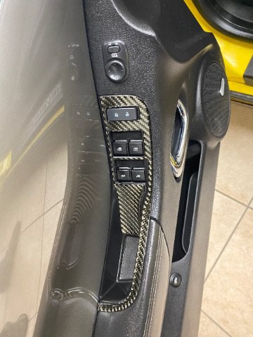 Used 2015 Chevrolet Camaro LT RWD image 17