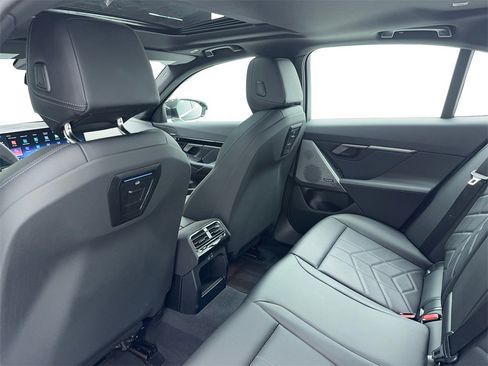 Used 2025 BMW 530i image 40