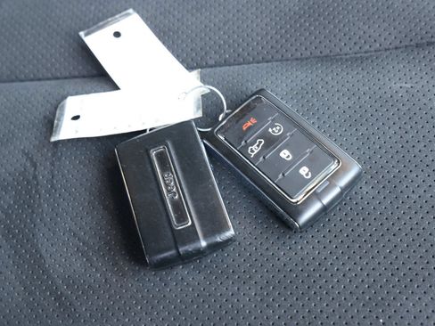 Used 2023 Jeep Grand Cherokee Altitude AWD/4WD image 33