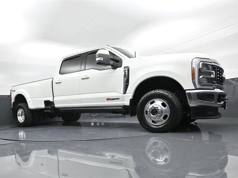 Used 2023 Ford F350 Lariat w/ Lariat Ultimate Package AWD/4WD image 32