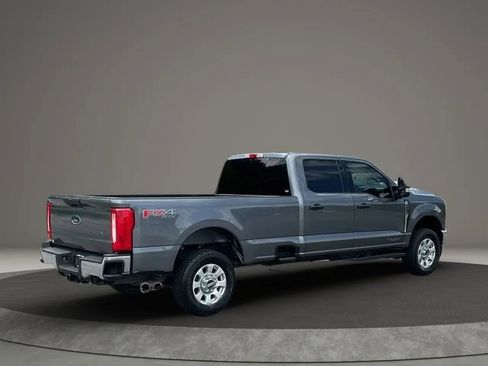 Used 2024 Ford F250 XLT AWD/4WD image 5