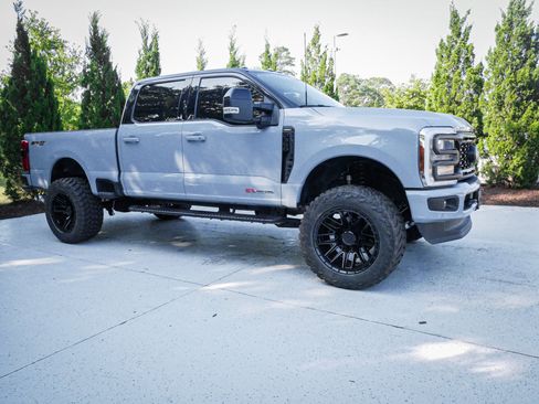 Used 2024 Ford F350 Lariat w/ Lariat Ultimate Package AWD/4WD image 11