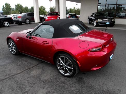 Used 2022 MAZDA MX-5 Miata Grand Touring image 3