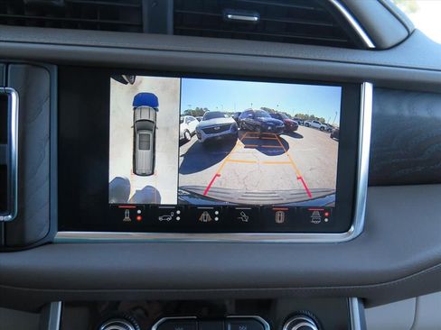 Used 2023 GMC Yukon Denali w/ Denali Reserve Package image 17