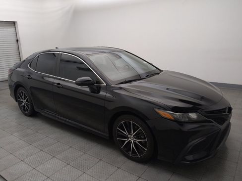 Used 2022 Toyota Camry SE w/ Convenience Package FWD image 11
