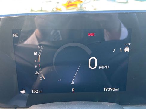 Used 2025 Buick Envista Sport Touring image 40