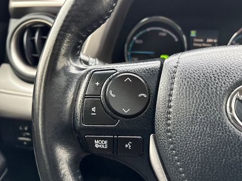 Used 2018 Toyota RAV4 XLE image 20