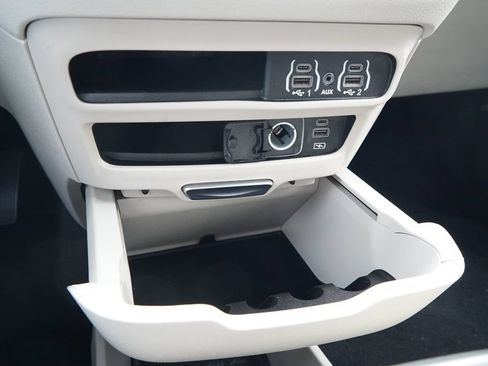 Used 2022 Chrysler Pacifica Touring-L FWD image 14