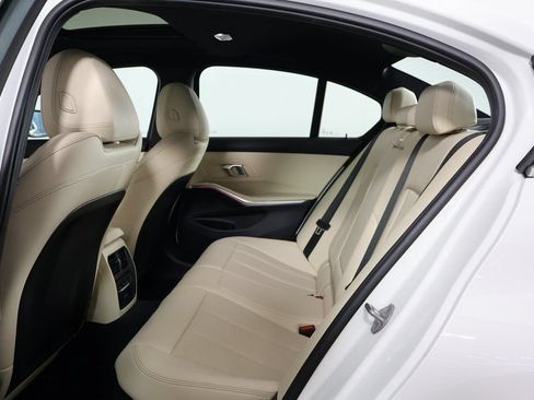 Certified 2025 BMW 330i Sedan w/ Convenience Package RWD image 11