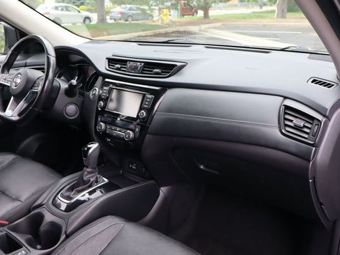 Used 2018 Nissan Rogue SL AWD/4WD image 17