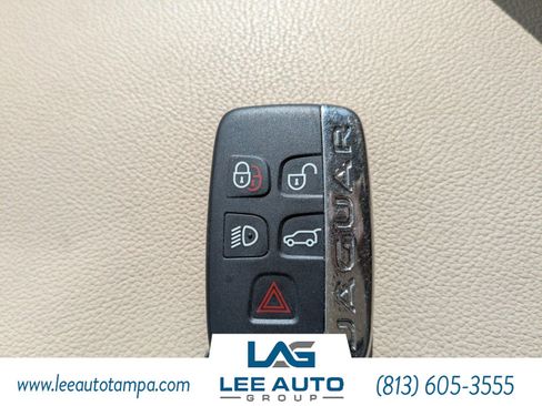 Used 2018 Jaguar F-PACE Prestige image 28