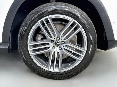 Used 2023 Mercedes-Benz GLS 450 4MATIC image 32